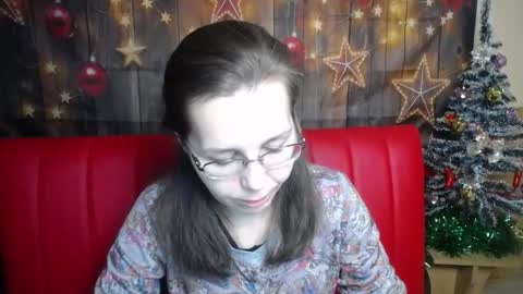 Snapshot of daisyedit chatting on 12-20-25, 06:31 DaisyEdit online show from 12-20-25, 06:31