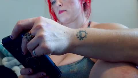 Snapshot of daisywylde chatting on 10-19-25, 11:38 Daisy Wylde online show from 10-19-25, 11:38