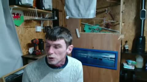 Snapshot of daiwants2fku chatting on 05-12-26, 11:02 dave online show from 05-12-26, 11:02
