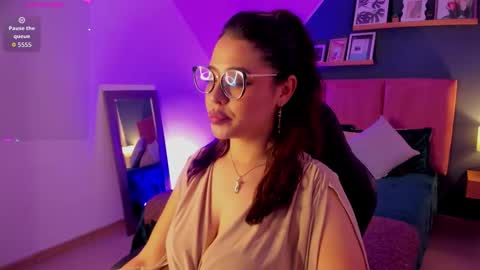 Snapshot of dakhota_rouge chatting on 03-05-26, 01:18 Dakhota online show from 03-05-26, 01:18