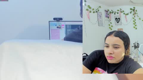 daki_ume_ online show from 11-23-25, 02:33