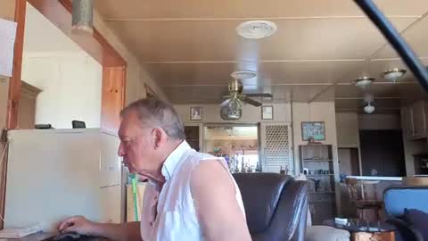 Snapshot of dakit2 chatting on 05-10-26, 04:23 dakit online show from 05-10-26, 04:23