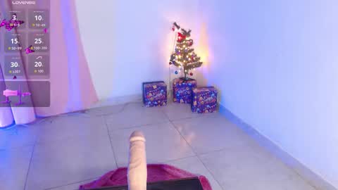 VALENTINA  online show from 12-22-25, 08:00