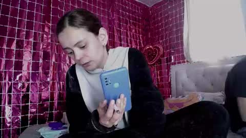 Dakota and Aron online show from 10-15-25, 06:19