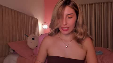 Helloo HAPPY NEW YEAR  Ill be back soon   online show from 01-07-26, 12:24