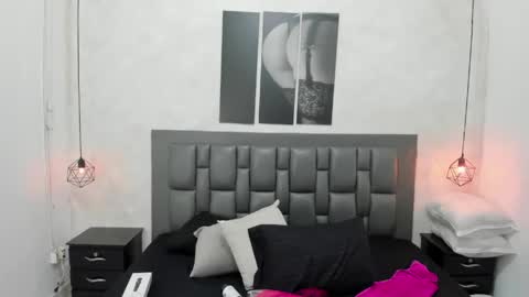 Dakota  online show from 04-23-26, 11:31