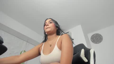 dakota_x18 online show from 10-06-25, 07:44