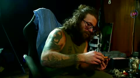 Snapshot of dakotadixxon chatting on 01-28-25, 10:34 Dakota Dixxon online show from 01-28-25, 10:34