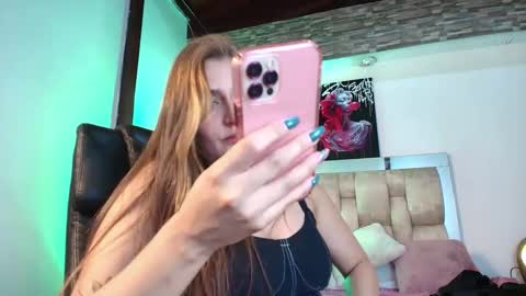 Snapshot of dakotarobbins_ chatting on 02-05-25, 10:55 dakotarobbins_ online show from 02-05-25, 10:55