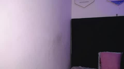 Daakota  online show from 04-18-26, 07:07