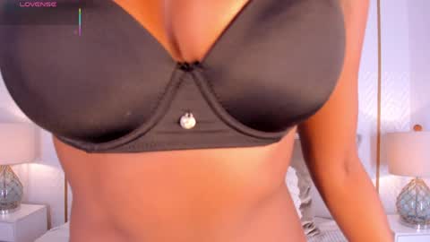 Snapshot of dakotawangi chatting on 05-10-26, 05:23 online show from 05-10-26, 05:23