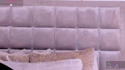 Snapshot of dakotawangi chatting on 06-08-26, 03:40 online show from 06-08-26, 03:40