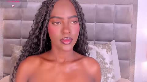 Snapshot of dakotawangi chatting on 06-10-26, 03:39 online show from 06-10-26, 03:39