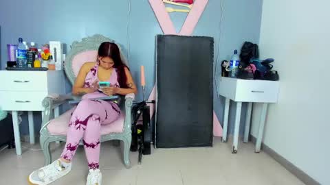 Snapshot of dakotha_90 chatting on 03-08-25, 01:14 dakotha online show from 03-08-25, 01:14