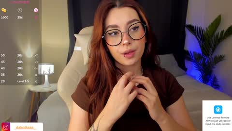 dakottaa__ online show from 12-20-24, 10:43