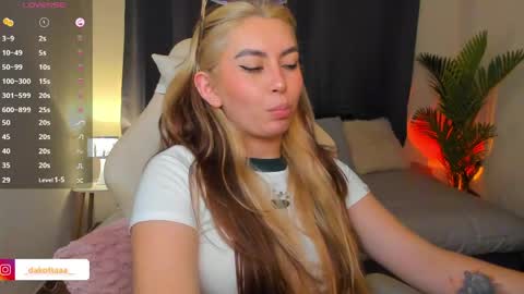 dakottaa__ online show from 04-28-26, 02:27