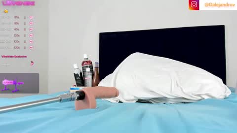 Snapshot of dalejandrov chatting on 01-03-25, 03:16 online show from 01-03-25, 03:16