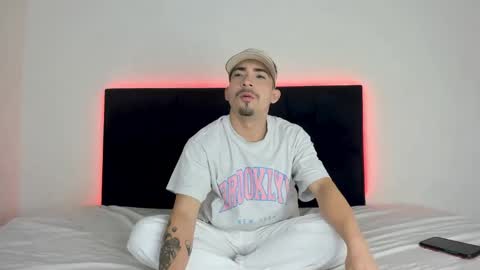 Snapshot of dalejandrov chatting on 02-11-25, 02:35 online show from 02-11-25, 02:35