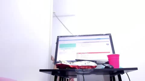 Snapshot of dalia_2 chatting on 01-20-25, 04:21 Ren online show from 01-20-25, 04:21