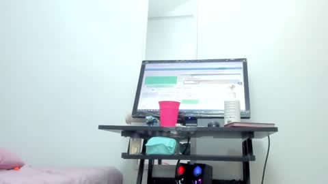 Snapshot of dalia_2 chatting on 02-08-25, 04:57 Ren online show from 02-08-25, 04:57