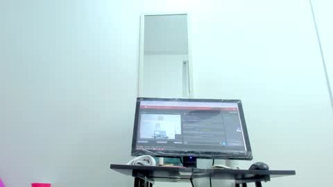 Snapshot of dalia_2 chatting on 02-19-25, 06:33 Ren online show from 02-19-25, 06:33