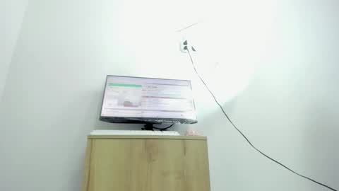 Snapshot of dalia_2 chatting on 11-15-25, 12:19 Ren online show from 11-15-25, 12:19