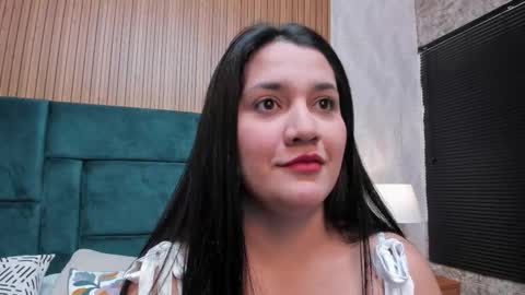 Violeta online show from 11-19-25, 01:00