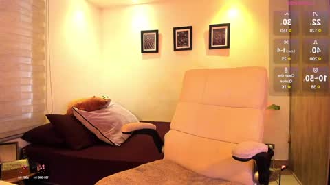 Snapshot of dalia_negra chatting on 12-14-24, 02:21 Almendra online show from 12-14-24, 02:21