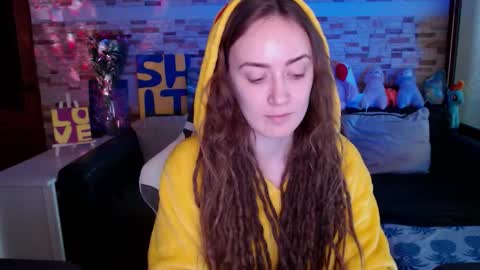 Dalia  online show from 11-24-25, 09:42