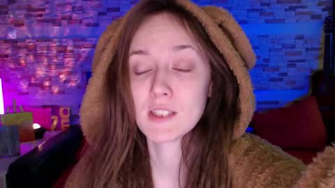 Snapshot of dalia_peach chatting on 05-03-26, 10:10 Dalia online show from 05-03-26, 10:10