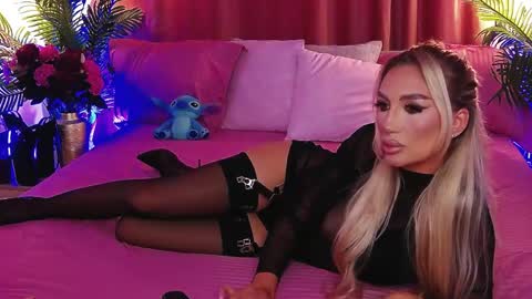 DalidaSelena online show from 06-05-26, 04:24