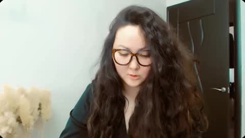 Snapshot of dalidayes chatting on 12-02-25, 05:46 Dali online show from 12-02-25, 05:46