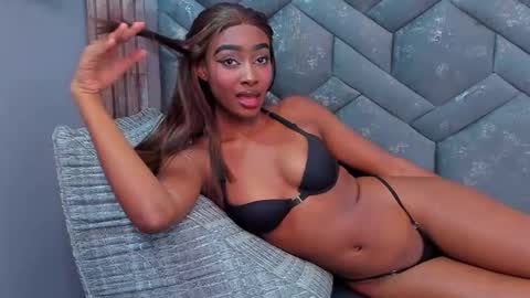 Dalila online show from 10-25-25, 02:13