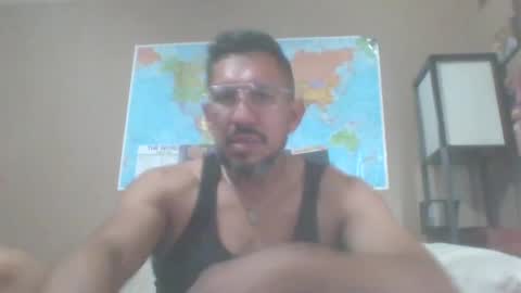 Snapshot of dallaspapi2000 chatting on 12-14-24, 04:09 alex online show from 12-14-24, 04:09