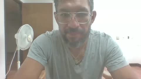 Snapshot of dallaspapi2000 chatting on 09-08-25, 02:16 alex online show from 09-08-25, 02:16