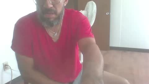Snapshot of dallaspapi2000 chatting on 09-19-25, 08:31 alex online show from 09-19-25, 08:31