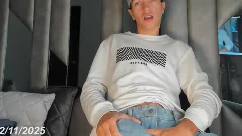 Snapshot of dallen_grant chatting on 11-02-25, 12:40 Dallen Grant online show from 11-02-25, 12:40