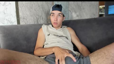 Snapshot of dallen_grant chatting on 11-05-25, 01:33 Dallen Grant online show from 11-05-25, 01:33