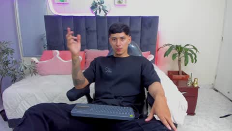 DAMIAN online show from 01-12-25, 03:57