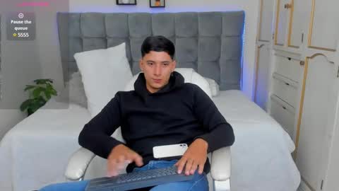 DAMIAN online show from 03-11-25, 04:51