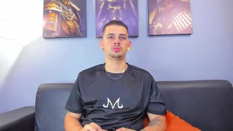 Snapshot of damian__oliver chatting on 01-13-26, 06:29 Damian Oliver online show from 01-13-26, 06:29