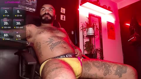 Snapshot of damian_darkside_ chatting on 12-27-24, 02:47 Damian online show from 12-27-24, 02:47