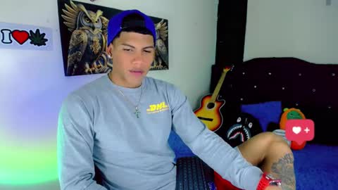 Snapshot of damian_latinxxx chatting on 01-18-25, 03:09 Damian online show from 01-18-25, 03:09