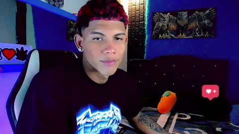 Snapshot of damian_latinxxx chatting on 01-22-25, 09:02 Damian online show from 01-22-25, 09:02