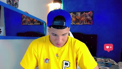 Snapshot of damian_latinxxx chatting on 01-25-25, 09:26 Damian online show from 01-25-25, 09:26