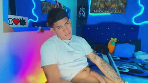 Snapshot of damian_latinxxx chatting on 01-28-25, 05:32 Damian online show from 01-28-25, 05:32