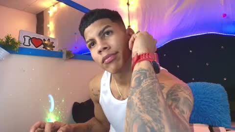 Snapshot of damian_latinxxx chatting on 02-12-25, 09:20 Damian online show from 02-12-25, 09:20