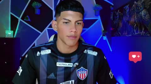 Snapshot of damian_latinxxx chatting on 02-21-25, 08:18 Damian online show from 02-21-25, 08:18