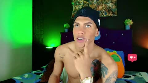 Snapshot of damian_latinxxx chatting on 02-28-25, 09:25 Damian online show from 02-28-25, 09:25