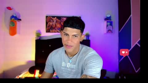 Snapshot of damian_latinxxx chatting on 03-08-25, 09:28 Damian online show from 03-08-25, 09:28